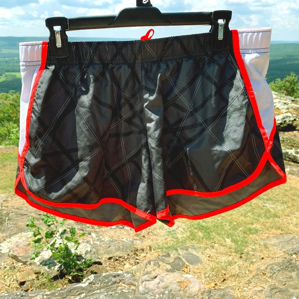 Xersion lined athletic Semi Fit Shorts Sz L